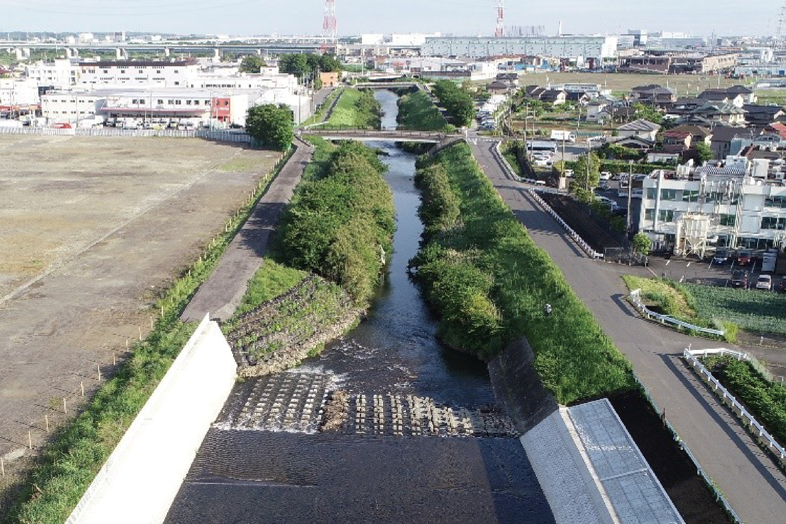 ドローンで撮影した川